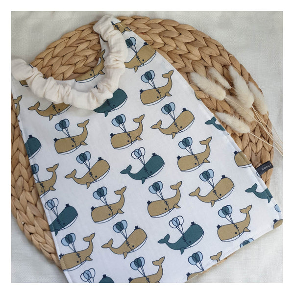 Serviette élastiquée "baleines"
